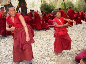 Young_monks_of_Drepung